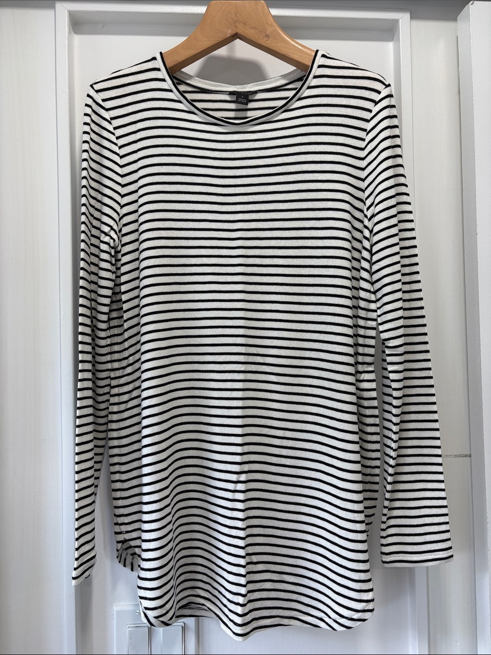 Ann Taylor Black & White Striped Long Sleeve Crew Neck Tee Shirt Knit Top Size S